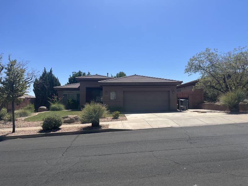 House for rent at 3472 E Canyon Crest Ave, Washington, UT 84780