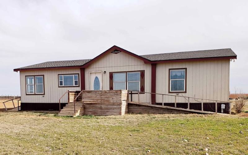 House for rent at 15800 City Lake Rd, Amarillo, TX 79119