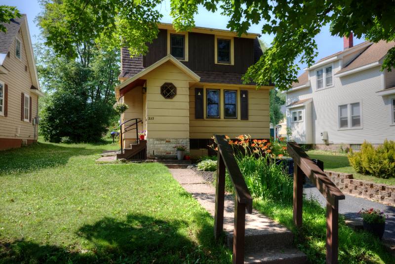 House for rent at 233 E Ridge St, Ironwood, MI 49938