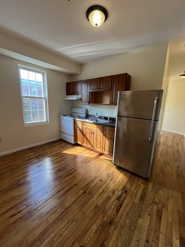 Apartment for rent at 116 Hawthorne Ave, Newark, NJ 07112