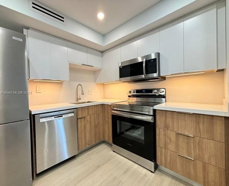 Condo for rent at 1050 SE 15th St #S700, Fort Lauderdale, FL 33316