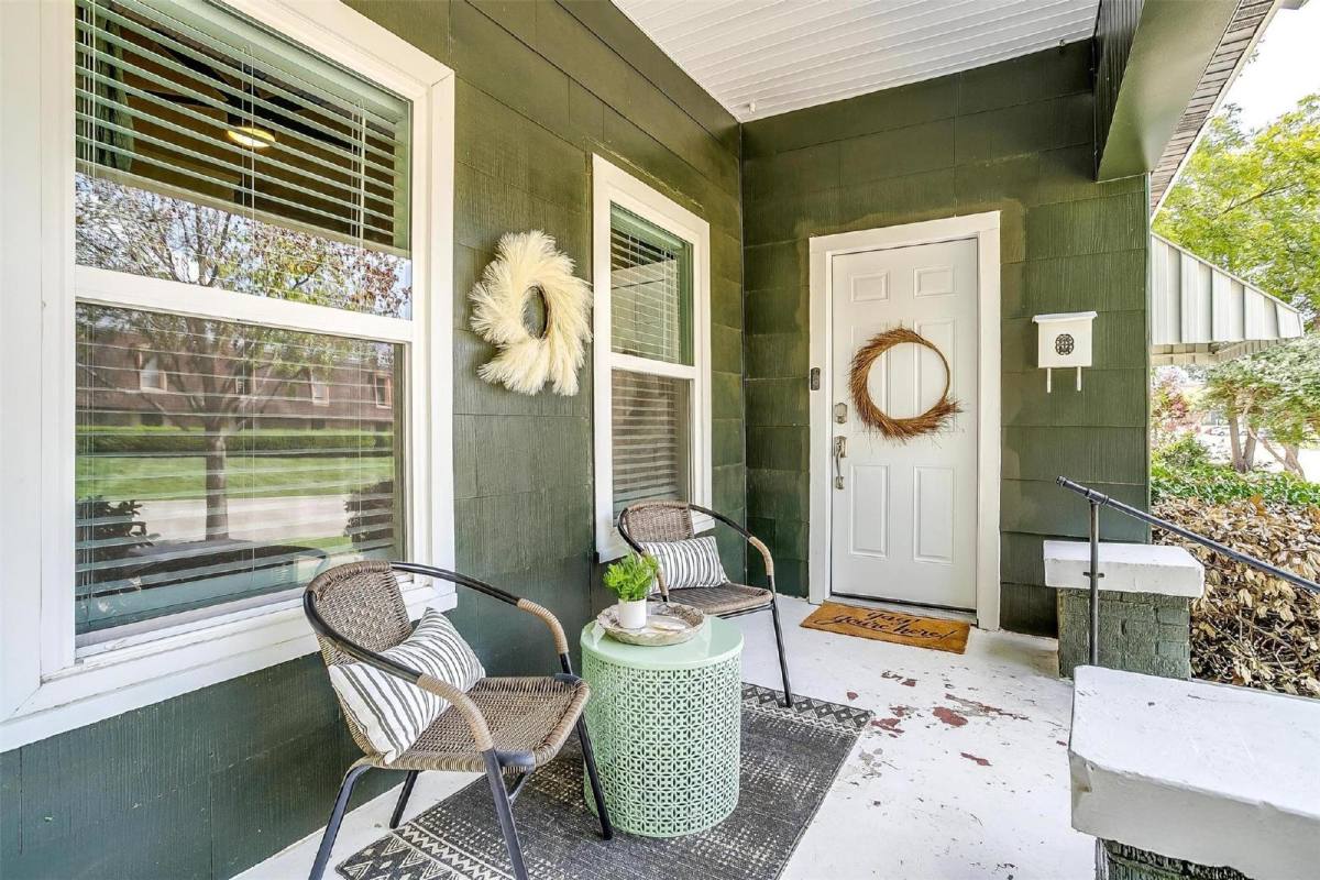 House for rent at 4921 El Campo Ave, Fort Worth, TX 76107