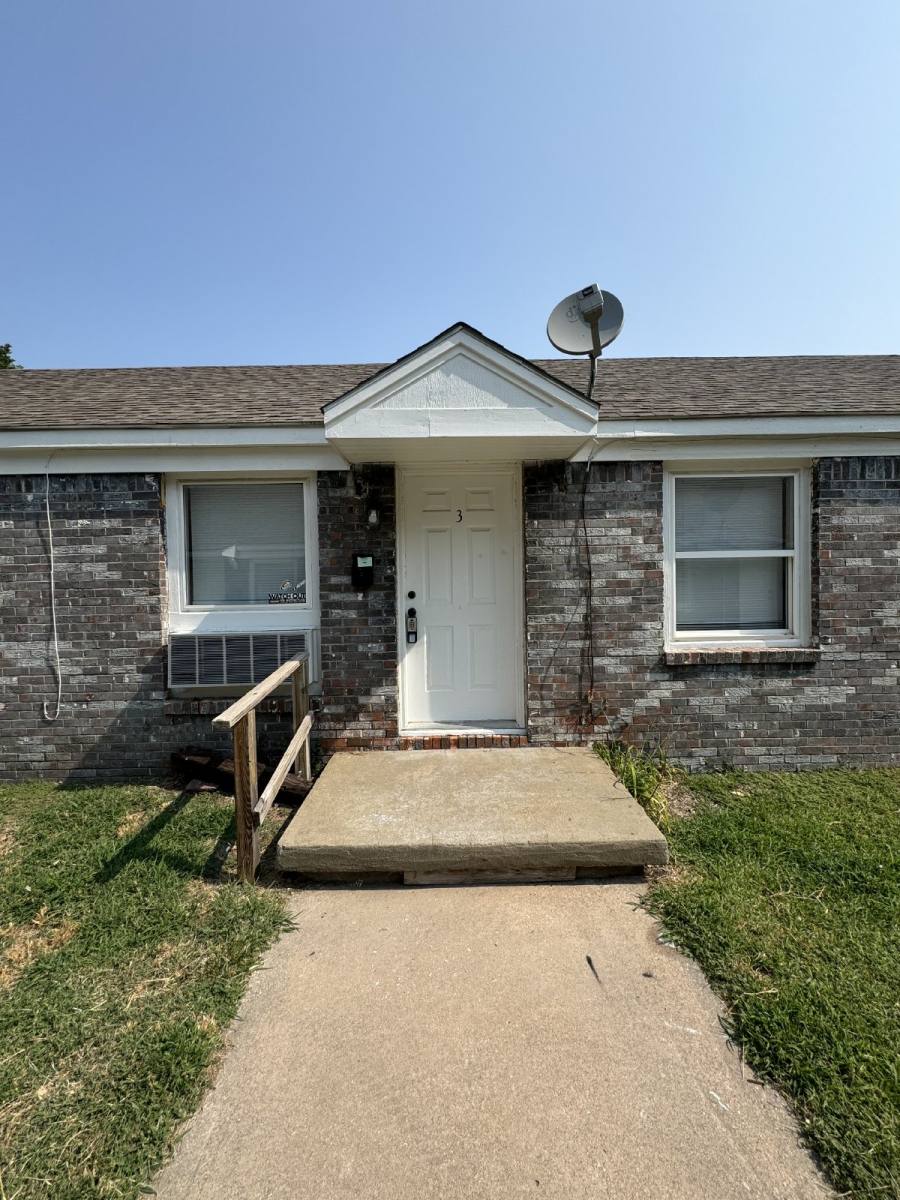 Apartment for rent at 824 S Water St #3, Wichita, KS 67213