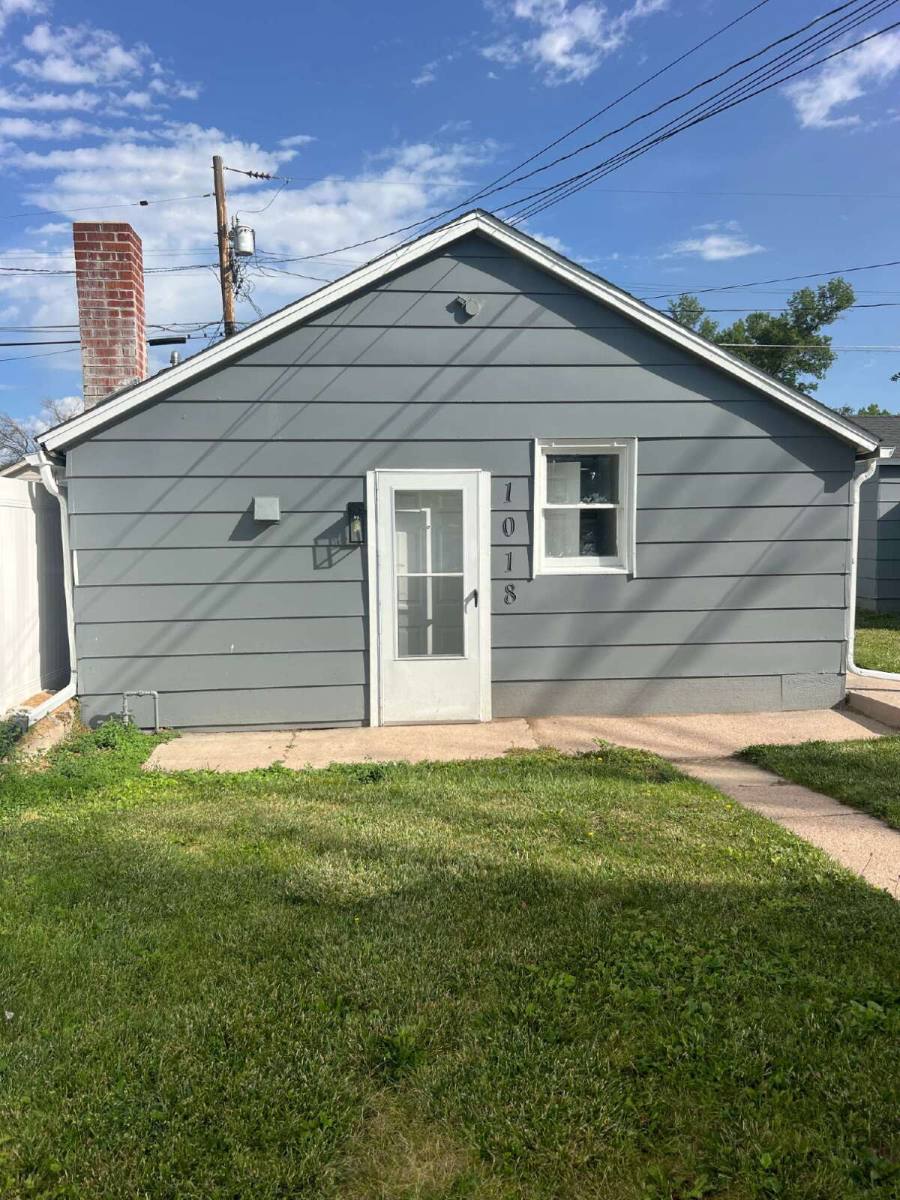 Apartment for rent at 1018 E 20th St, Cheyenne, WY 82001