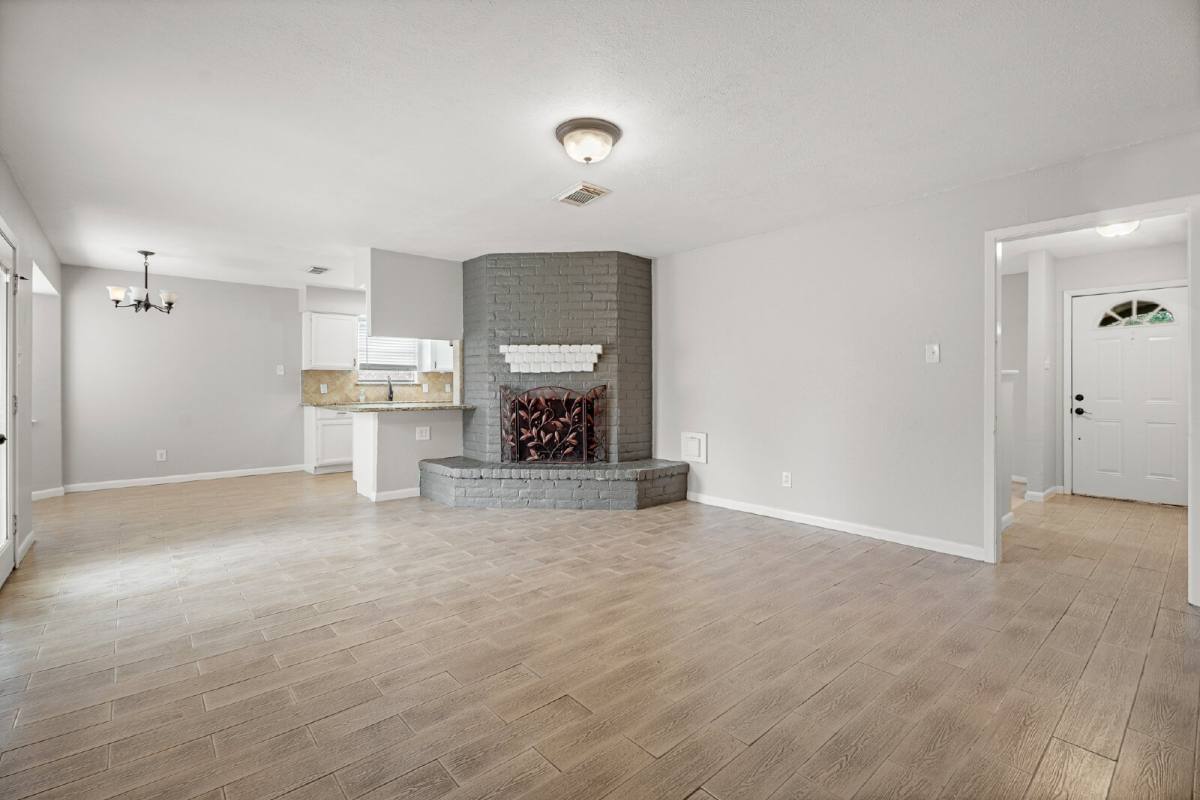 House for rent at 16011 Hickory Knoll Dr, Houston, TX 77059