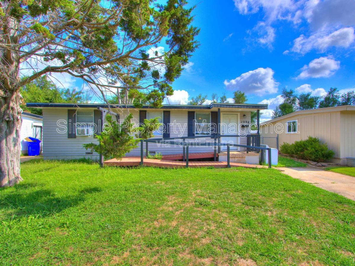 House for rent at 1234 Iowa St, Norman, OK 73069