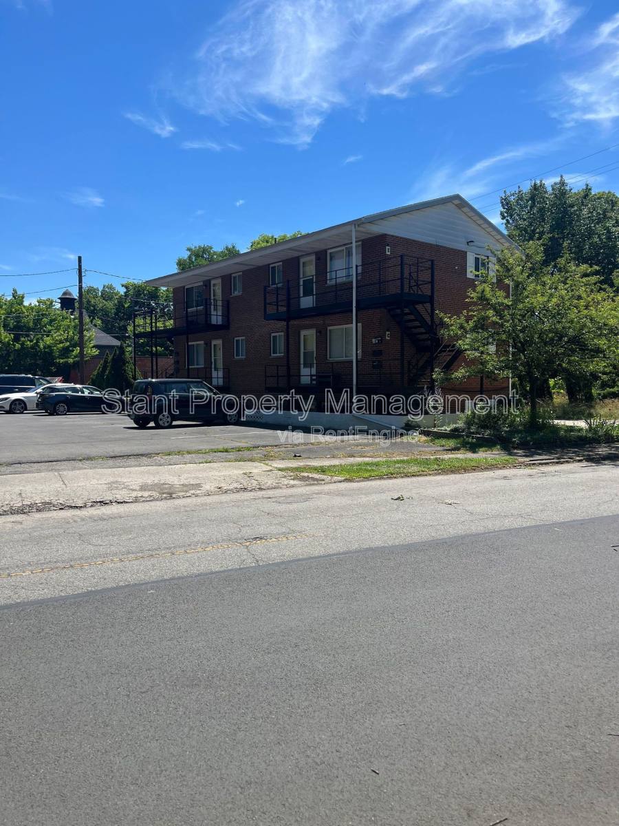 Apartment for rent at 22 Wilson Ave #A, Columbus, OH 43206