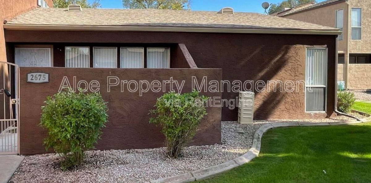 Townhouse for rent at 2675 E Silk Oak Dr, Tempe, AZ 85288