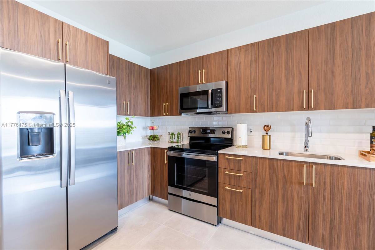 Apartment for rent at 1005 Spring Garden Rd #516, Miami, FL 33136