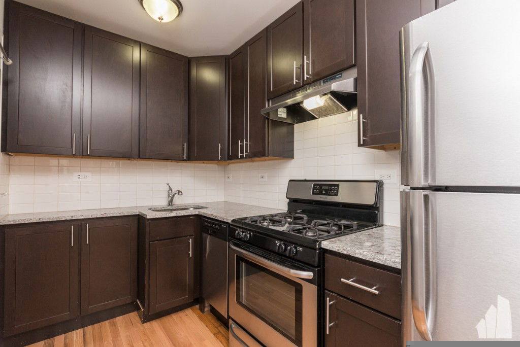 Apartment for rent at 516 W Cornelia Ave #103, Chicago, IL 60657