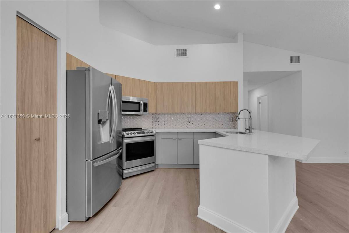 House for rent at 1525 Seabay Rd, Fort Lauderdale, FL 33326