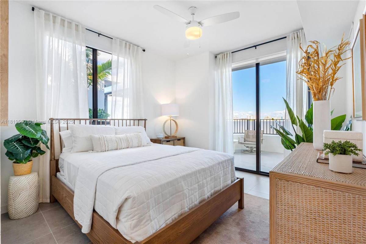 Apartment for rent at 208 N Federal Highway Ph-840, Pompano Beach, FL 33062