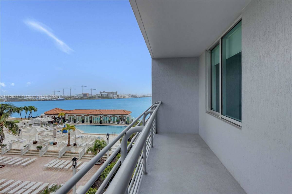 Condo for rent at 335 S Biscayne Blvd #1004, Miami, FL 33131