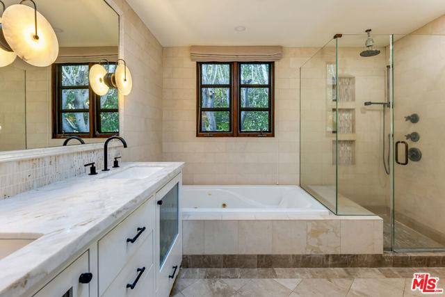 House for rent at 338 Westbourne Dr, Los Angeles, CA 90048