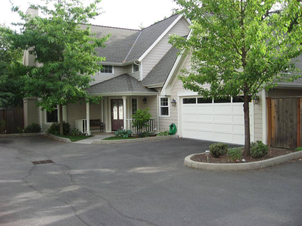 House for rent at 4411 Foothill Blvd, Grants Pass, OR 97526