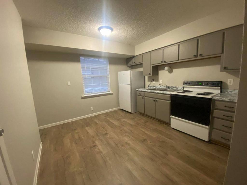 Apartment for rent at 2022 S Elm St #C, Pittsburg, KS 66762