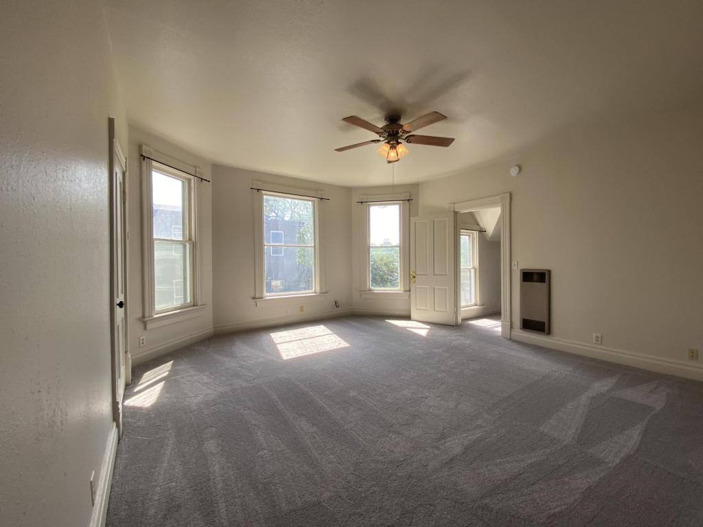 Apartment for rent at 411 W 4th St, Muscatine, IA 52761