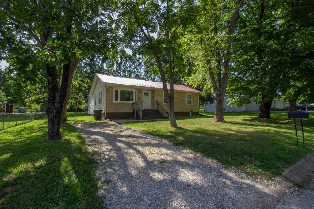 House for rent at 203 Summit Ave, Waynesville, MO 65583
