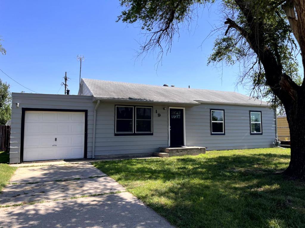 House for rent at 19 Swarens St, Hutchinson, KS 67502