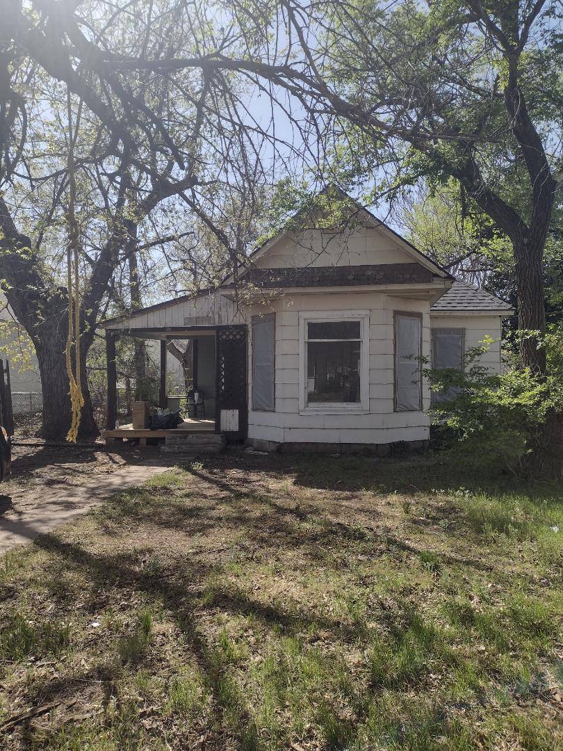 House for rent at 715 N Monroe St #715, Hutchinson, KS 67501
