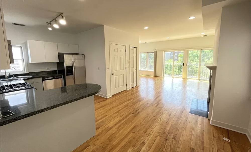 Apartment for rent at 1450 W Walton St #3, Chicago, IL 60642