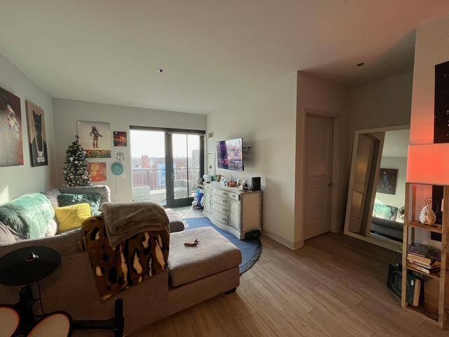 Apartment for rent at 1025 W Addison St #828, Chicago, IL 60613