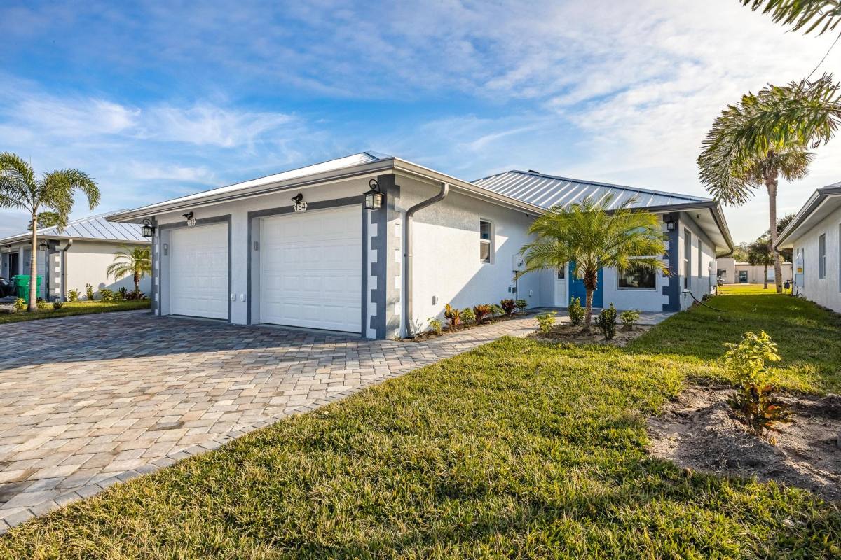 Townhouse for rent at 184 Broward Ave, Labelle, FL 33935