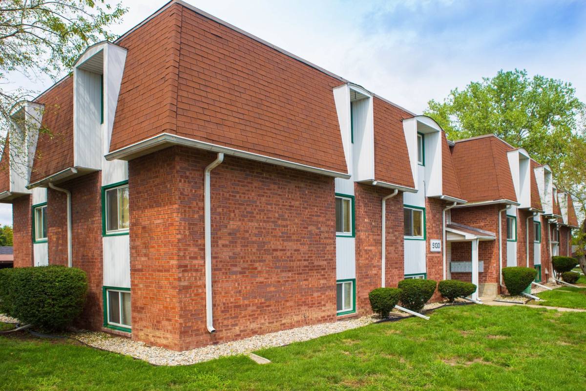 Apartment for rent at Southwyck Place, 2200 Foxbourne Rd, Toledo, OH 43615