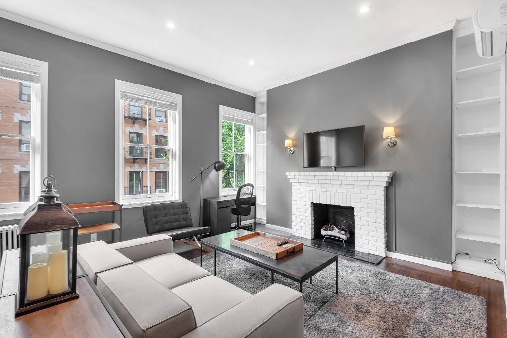 Townhouse for rent at 198 W 10th St #7, New York, NY 10014