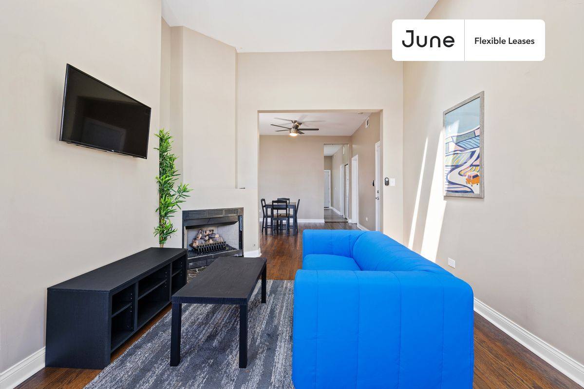 Apartment for rent at 628 N Albany #1, Chicago, IL 60612