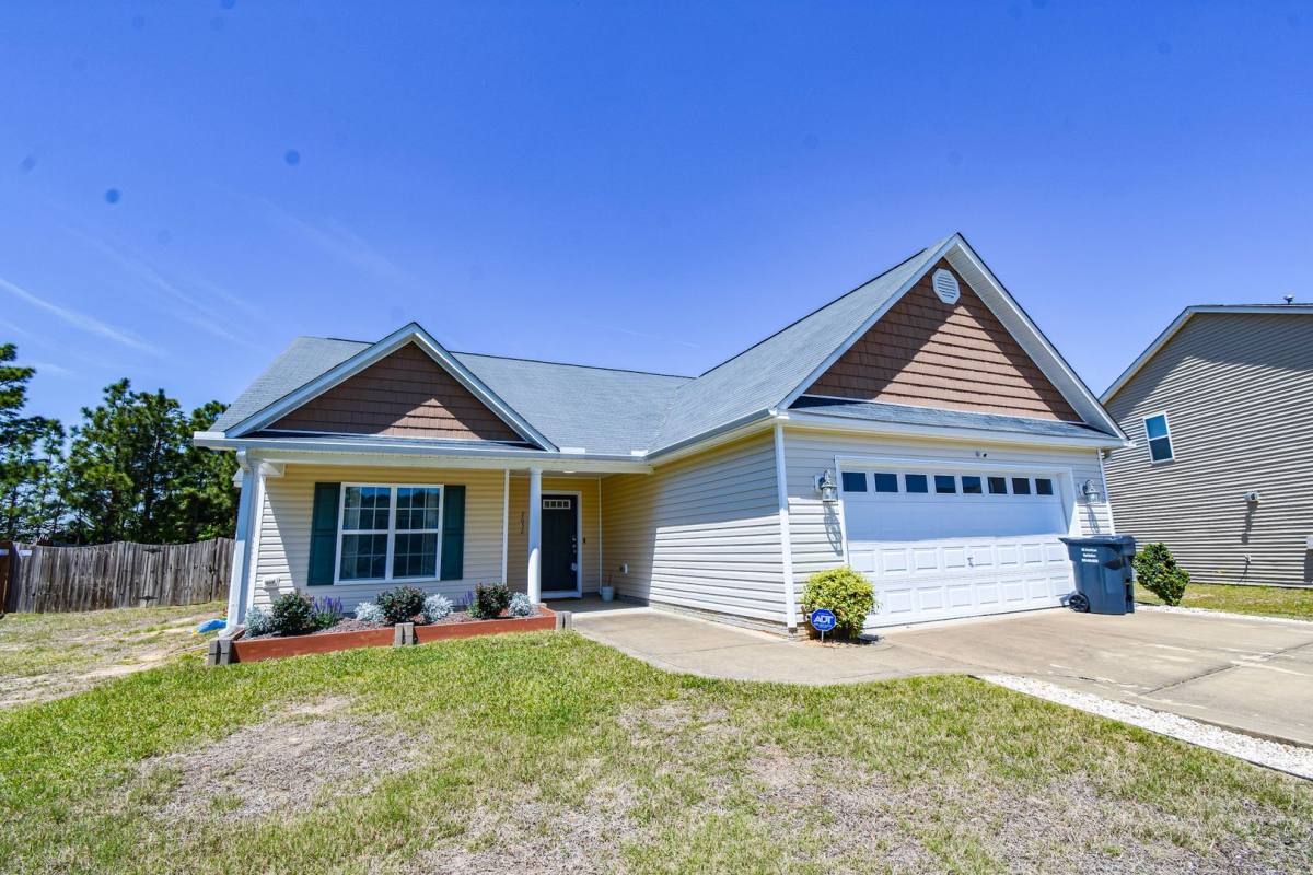 House for rent at 2632 Indian Wells Court, Hope Mills, NC 28348