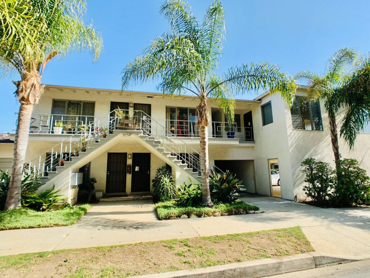 Apartment for rent at 11510 Iowa Ave, Los Angeles, CA 90025
