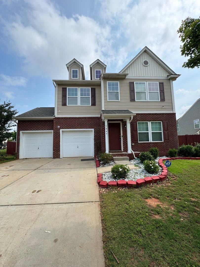 House for rent at 1049 Ellis Pond Dr, Rock Hill, SC 29730