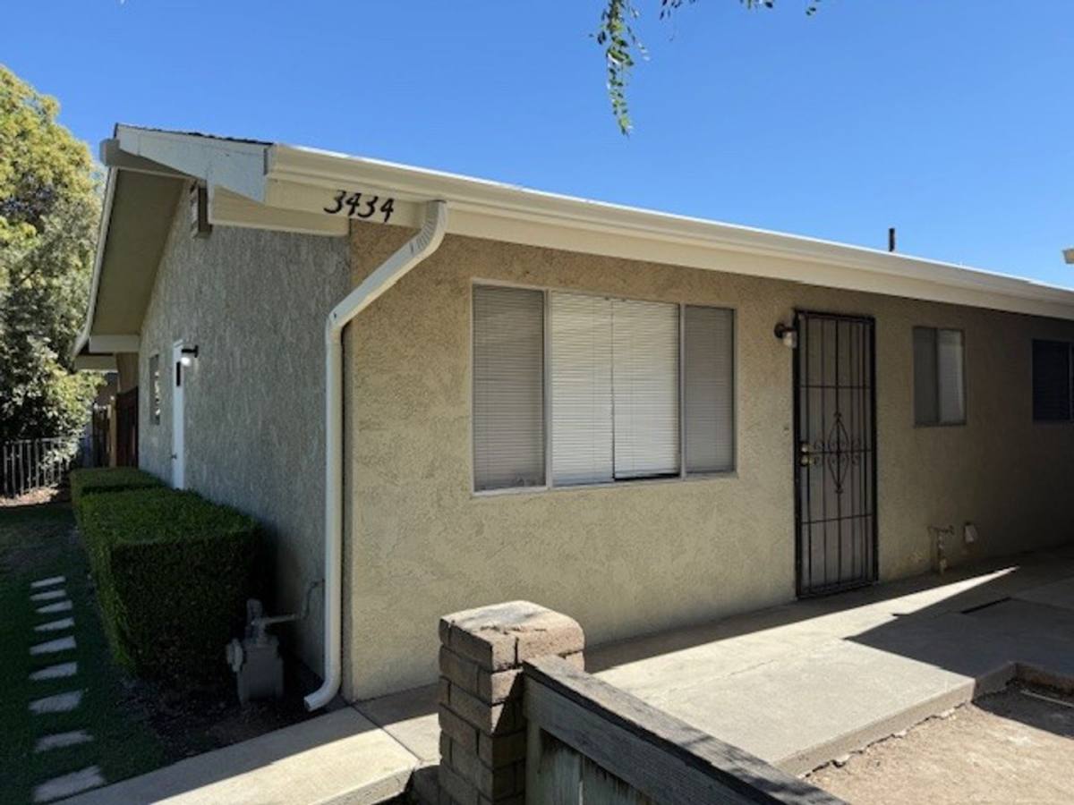 Apartment for rent at 3434 - 3438 Woodland St, Visalia, CA 93277