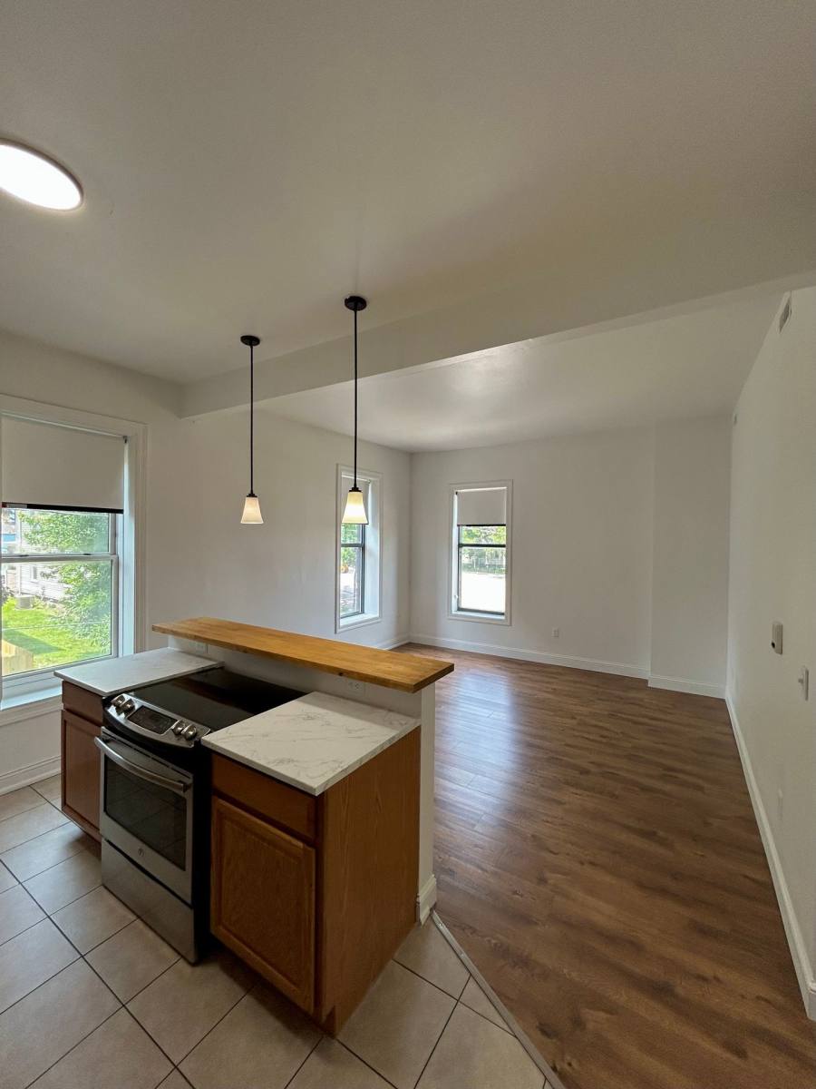 Apartment for rent at 601 Forest Ave, Des Moines, IA 50314