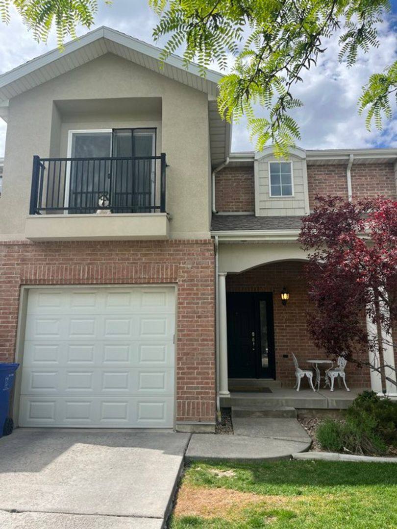 Townhouse for rent at 251 E Sunshine Dr, Saratoga Springs, UT 84045