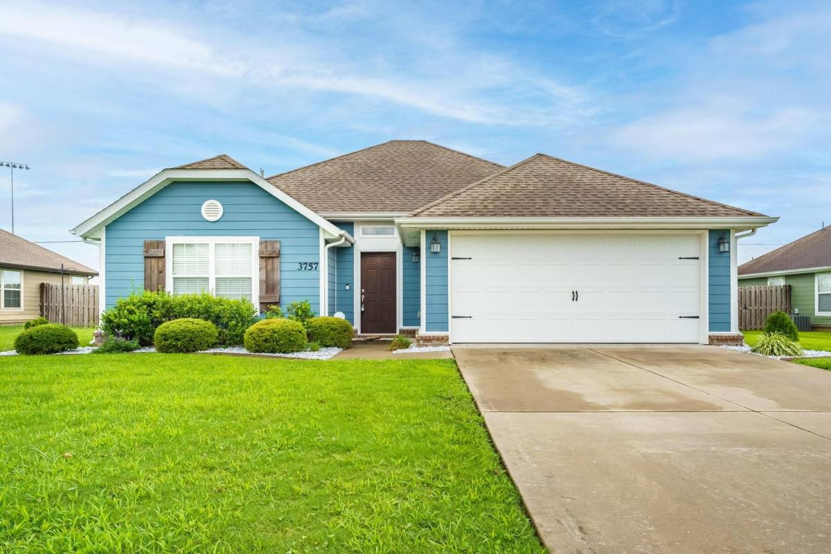 House for rent at 3757 Deerhurst St, Springdale, AR 72764