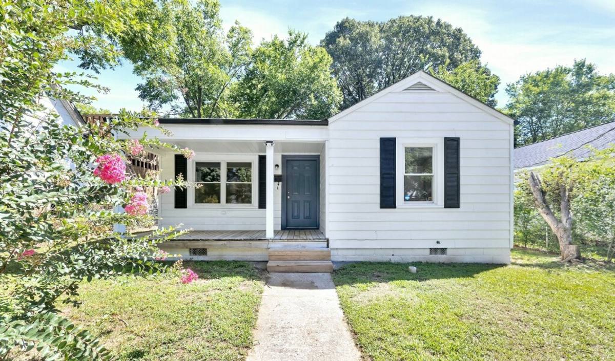 House for rent at 604 E Cemetery St, Salisbury, NC 28144