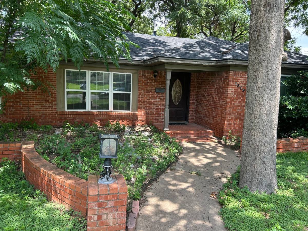 House for rent at 1319 Brookhurst St, Irving, TX 75061