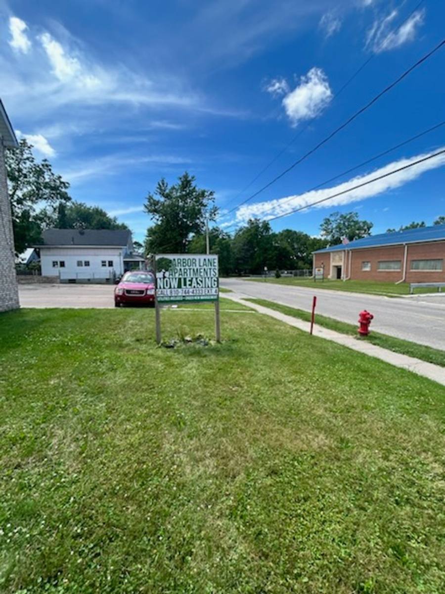 Apartment for rent at 828 N St, Mount Morris, MI 48458