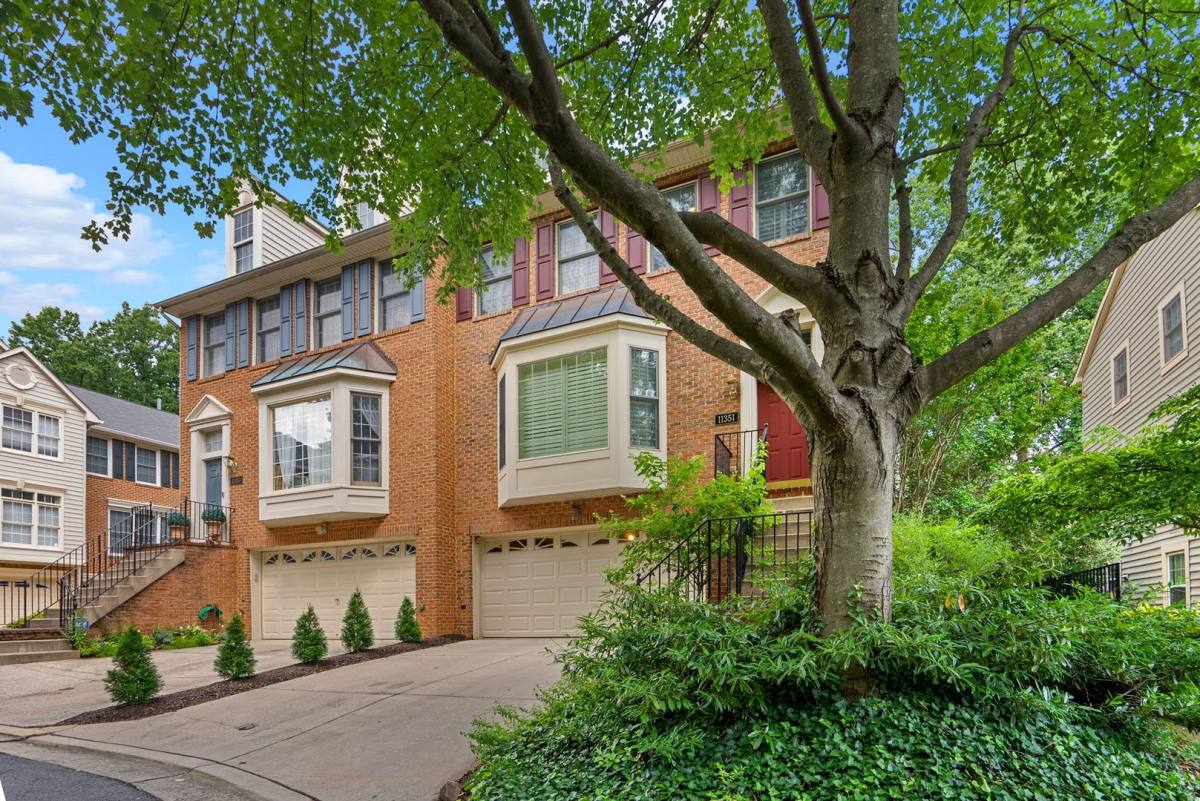 Townhouse for rent at 11351 Morning Gate Dr, Rockville, MD 20852