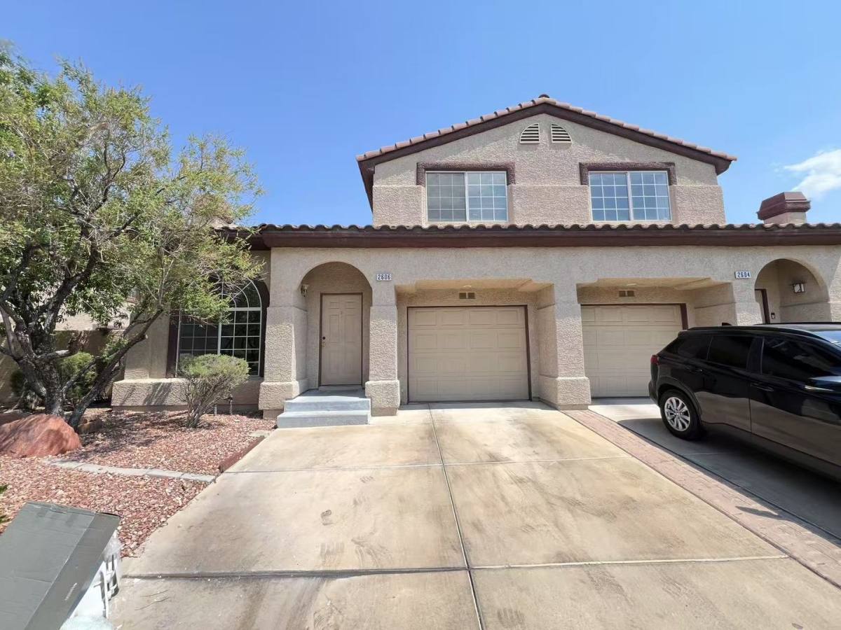 Townhouse for rent at 2606 Glen Green Ave, Henderson, NV 89074