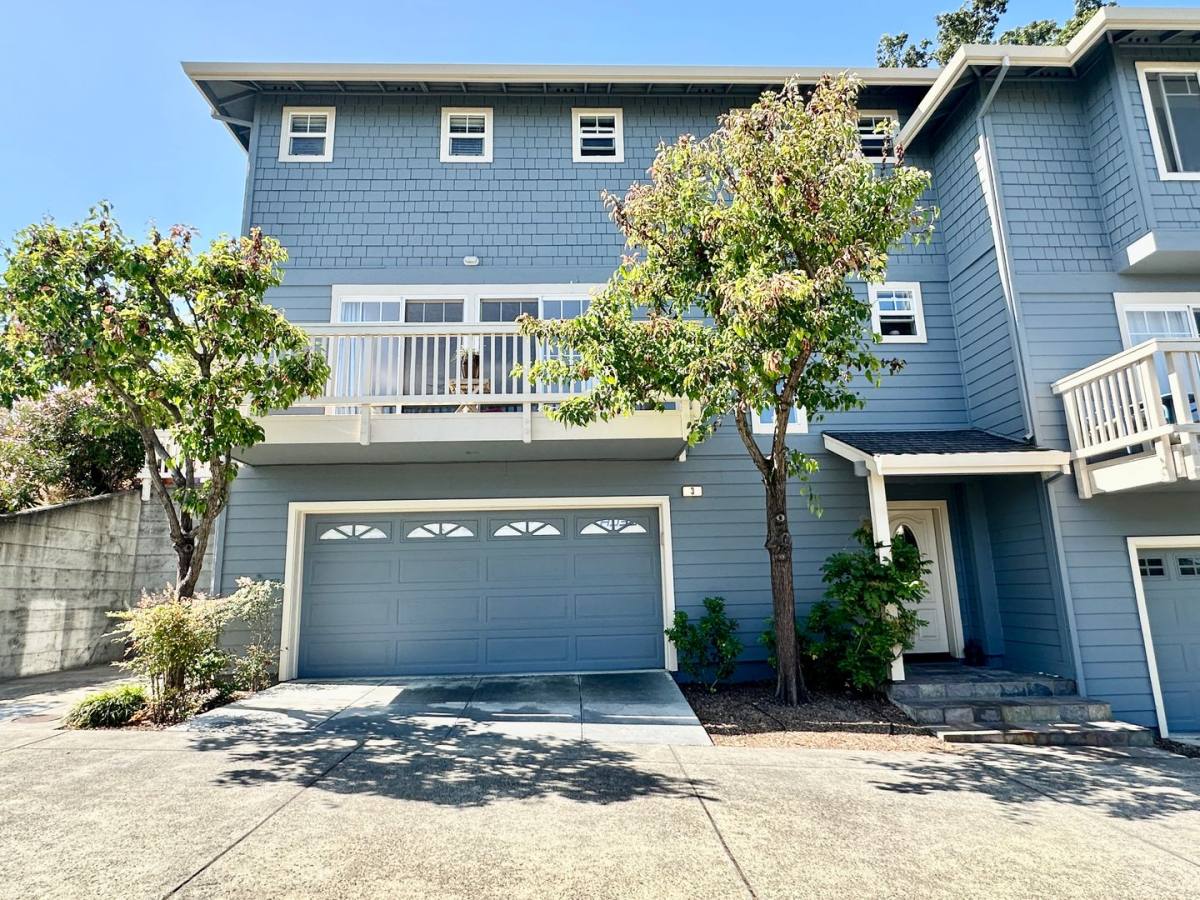 Townhouse for rent at 157 Woodland Ave, San Rafael, CA 94901