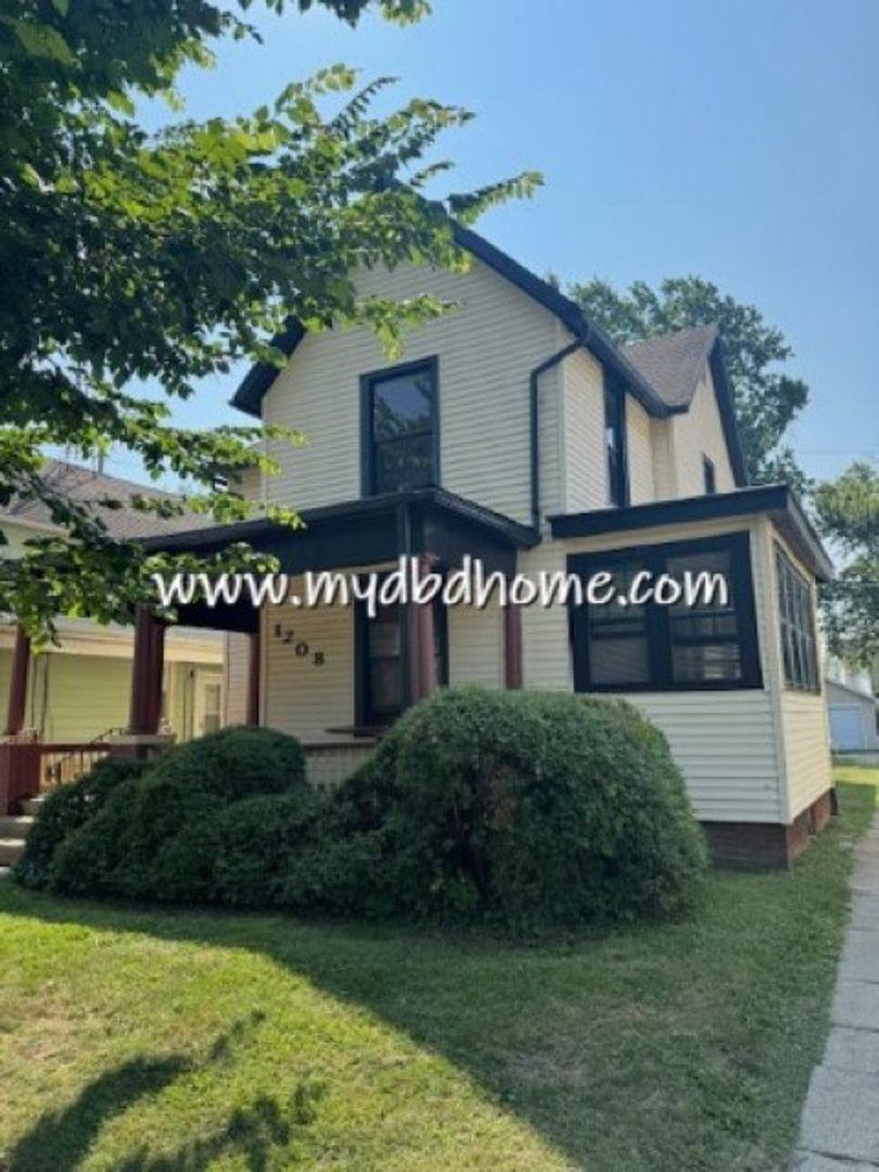 Apartment for rent at 1208 Columbia Ave, Fort Wayne, IN 46805