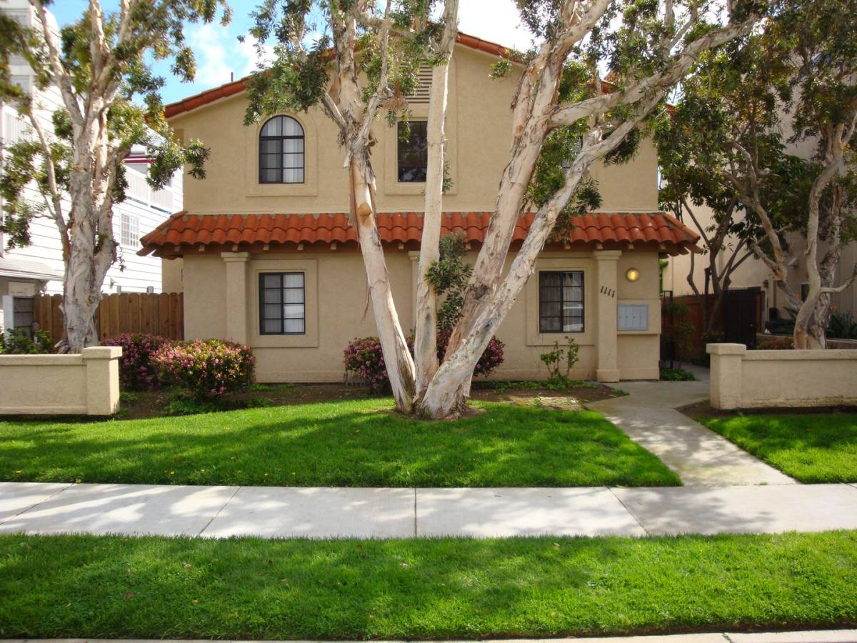 Townhouse for rent at 1111 Reed Ave, San Diego, CA 92109