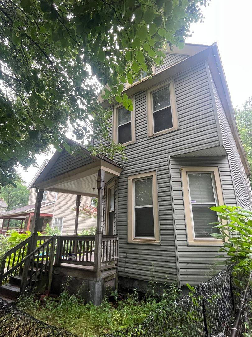 House for rent at 2188 E 36th St, Cleveland, OH 44115