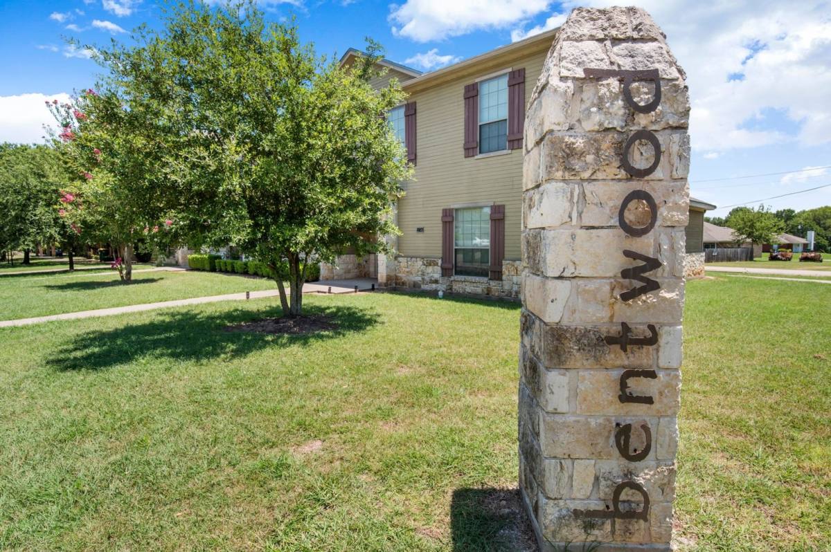 Apartment for rent at 143-149 Bentwood, Waco, TX 76706