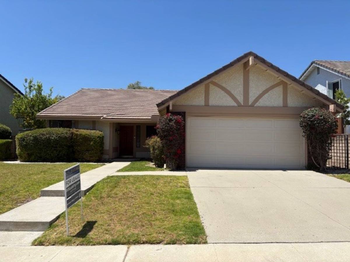 House for rent at 2133 Laurelwood Dr, Thousand Oaks, CA 91362