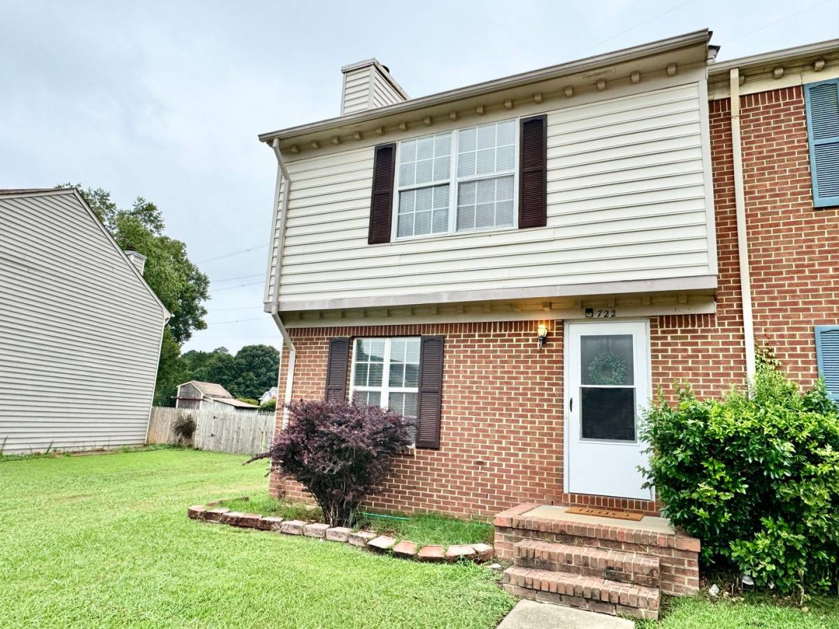 Townhouse for rent at 722 Huntly Dr, Chesapeake, VA 23320