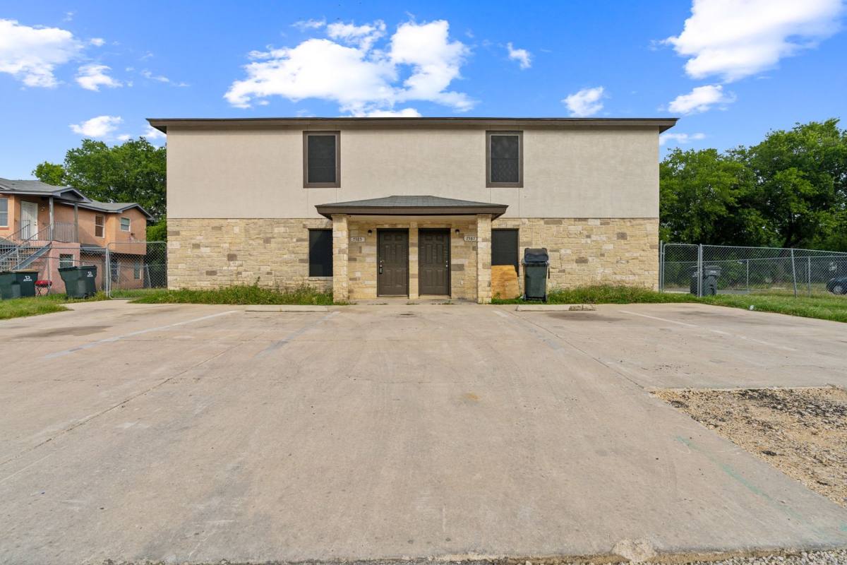 Townhouse for rent at 7583 Windsor Oaks, San Antonio, TX 78239